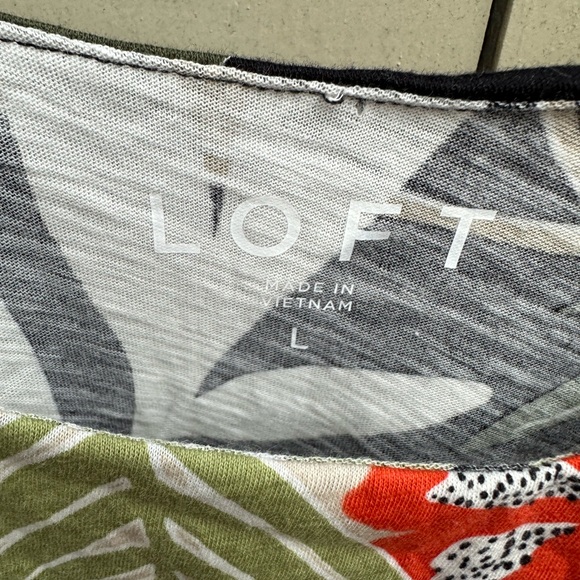 Loft ruffle sleeveless top floral pattern cotton size large NWT - Picture 3 of 5